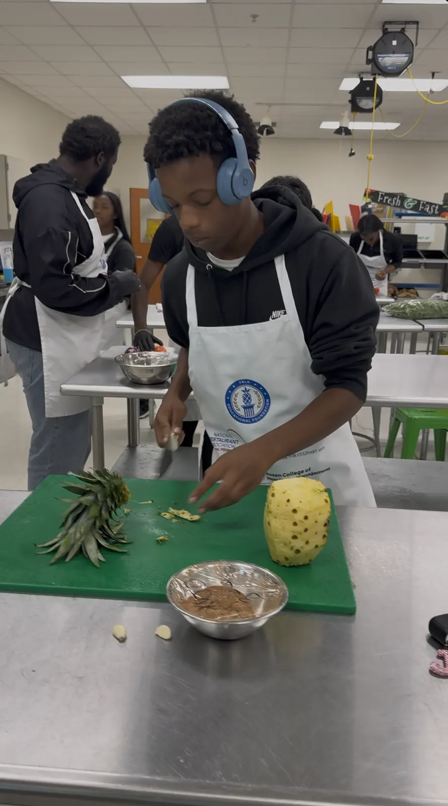 Pineapple prep